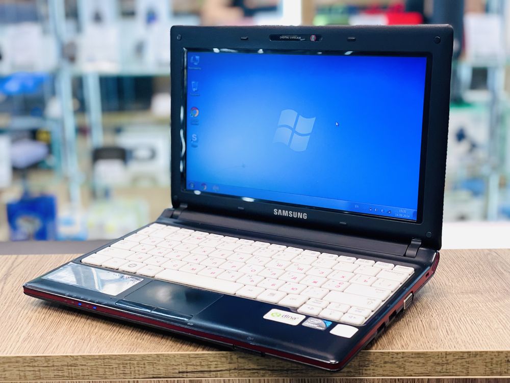 Samsung / Intel Atom /1.66 GHz/2 ГБ/HDD 250 ГБ/Intel GMA 3150