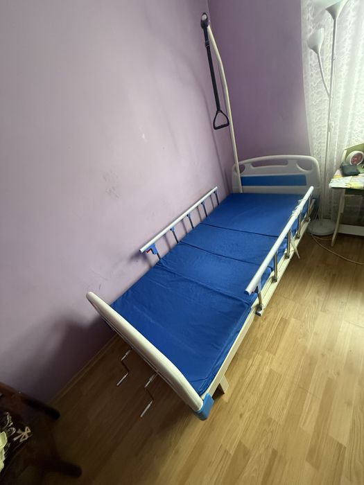 Медичне ліжко MED1-C09