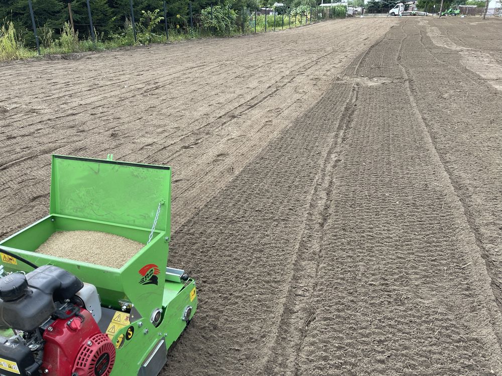 Zakładanie trawników / równanie terenu / automatyczne nawadnianie