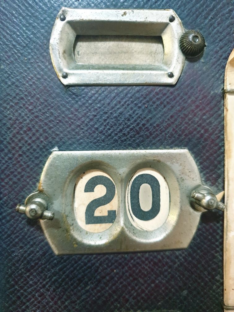 Raro antigo calendário perpétuo com relógio termómetro bloco de notas