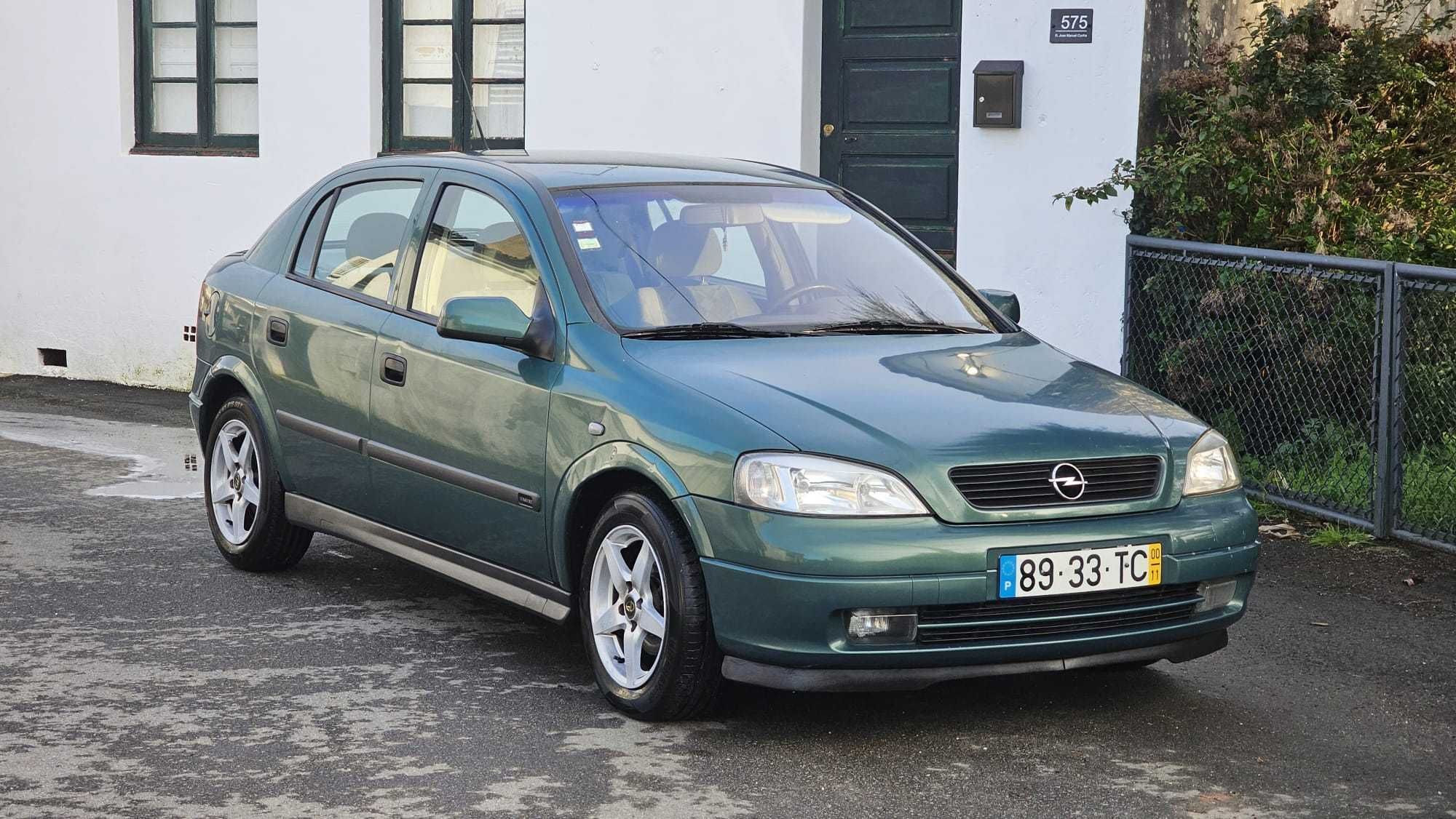 Opel Astra 1.6 16V (Modelo Suíço)