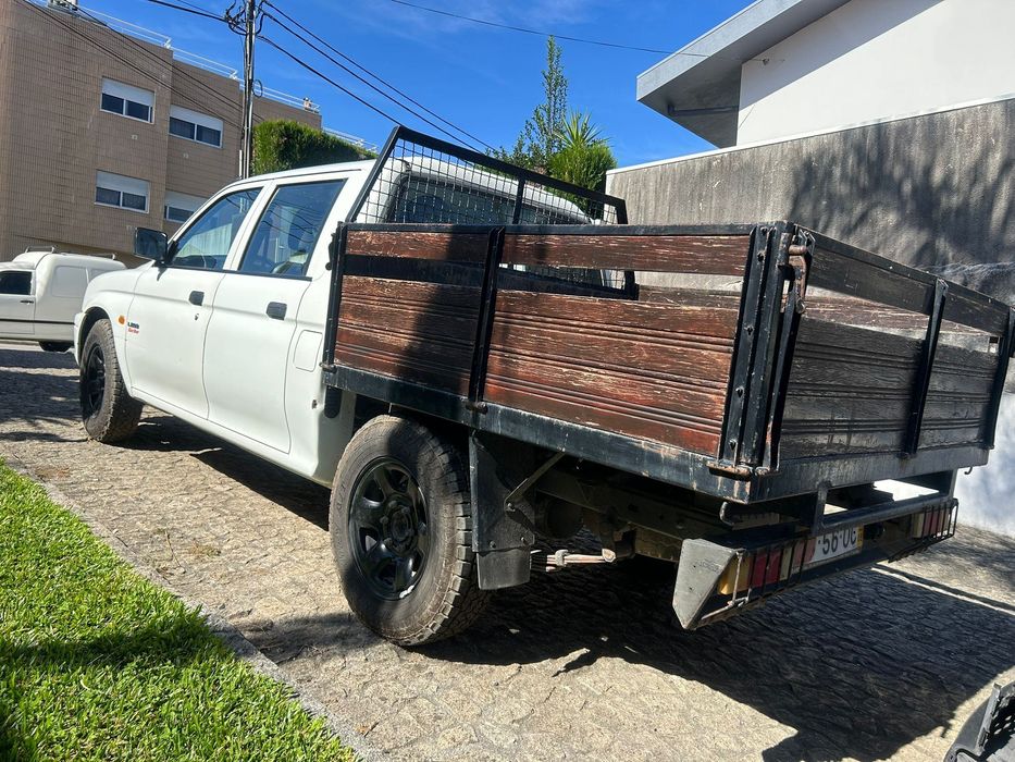 Caixa em madeira  Mitsubishi L200