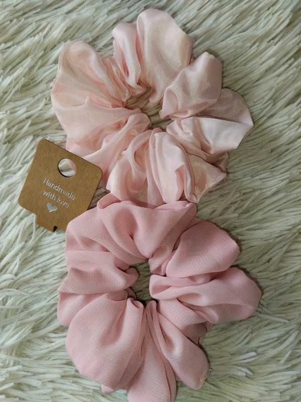 Zestaw gumek scrunchie pudrowy róż