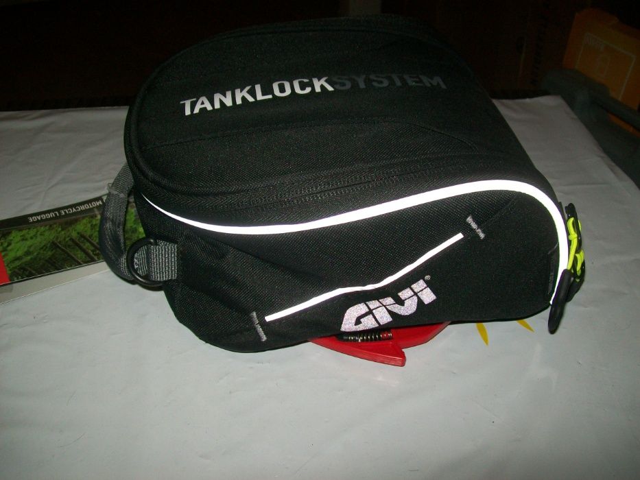 EA123 GIVI torba 5L tanklock, tangbag , mocowanie BF "mini tangbag"
