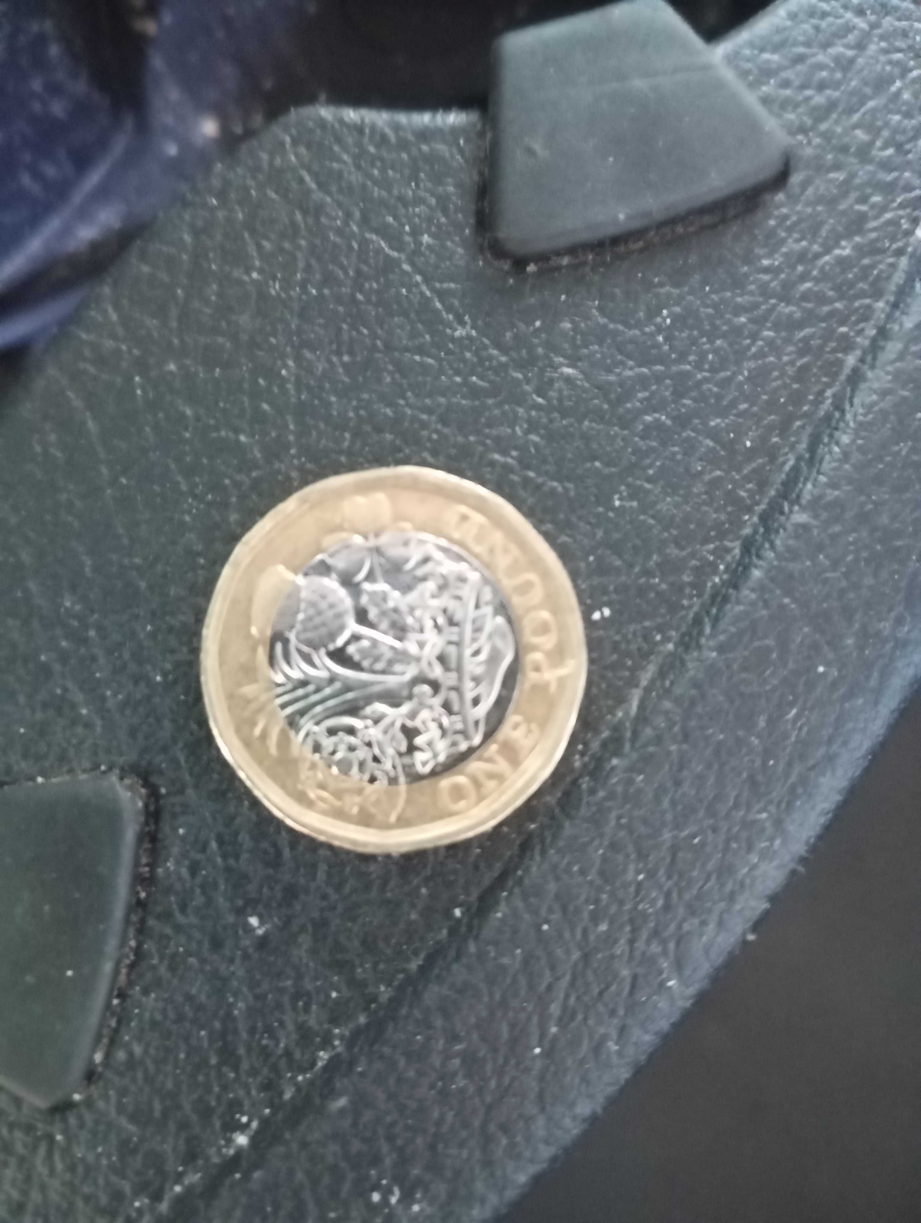 Moeda inglesa One pound 2016 de Elizabeth ii