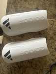 Caneleiras adidas