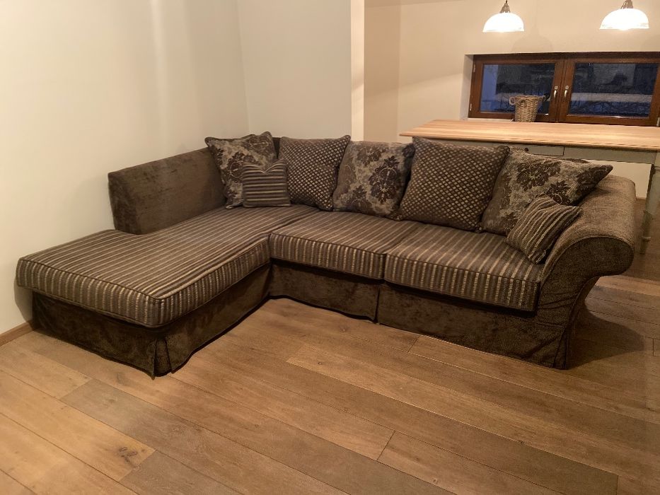 Piękna duża i wygodna sofa narożna Livingroom