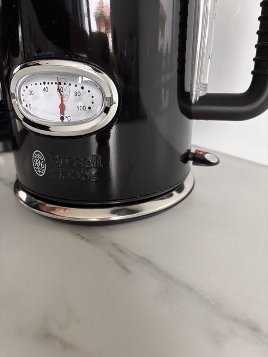 Czajnik elektryczny Russel Hobbs