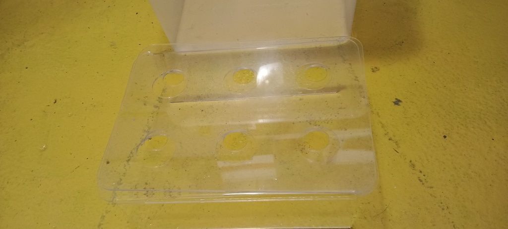 Pojemnik na wafelki do lodów z otworami