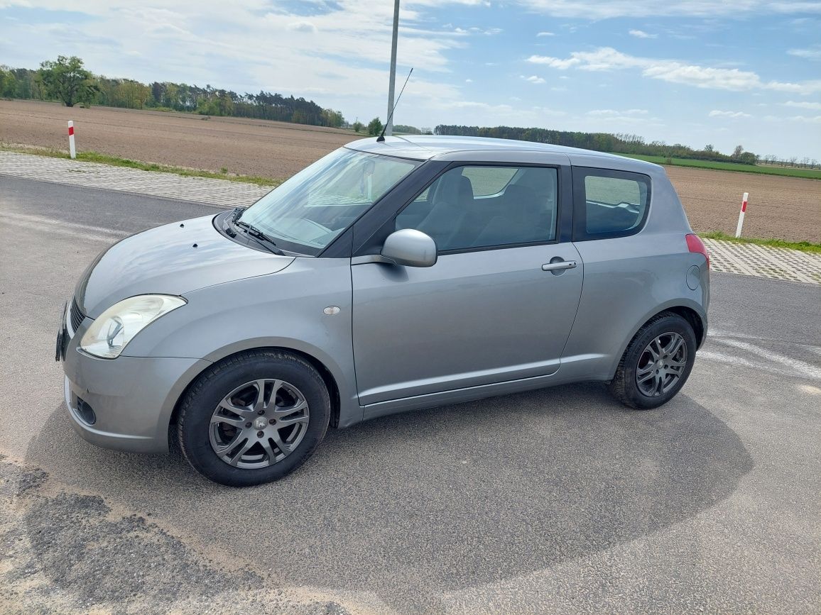 Suzuki Swift 1.5 16v 102 KM