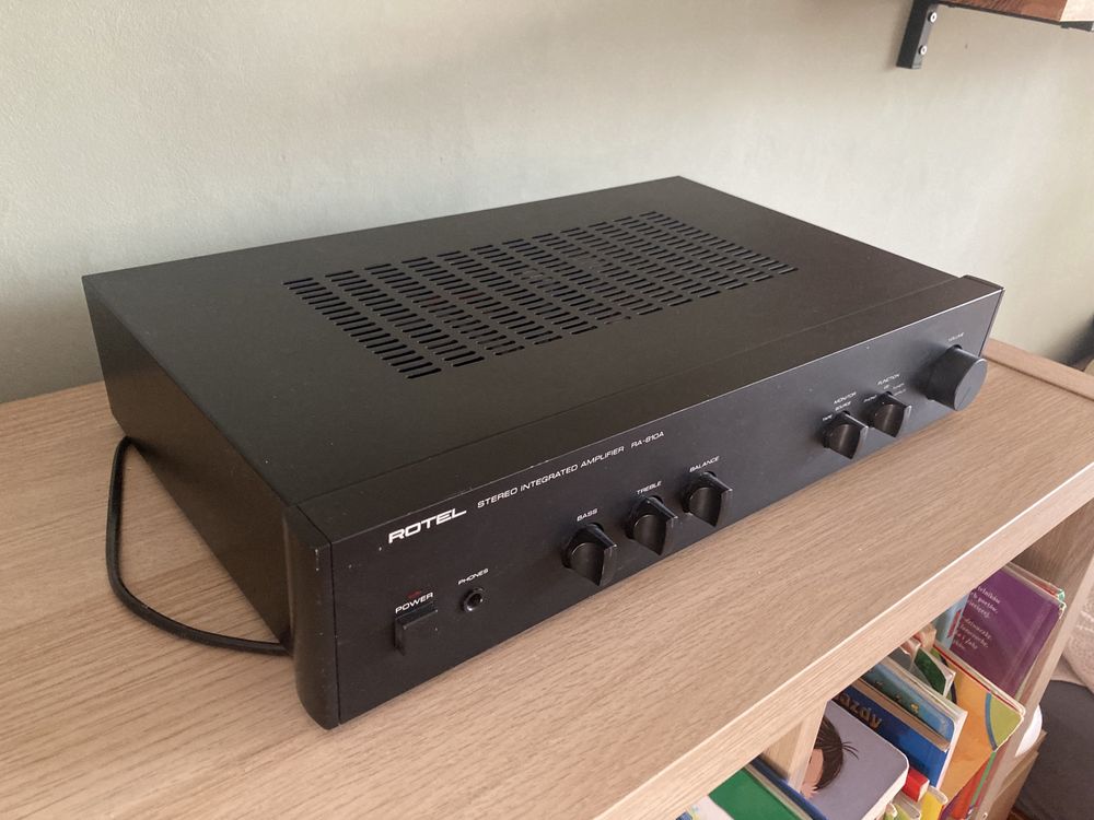 Wzmacniacz Rotel RA 810A