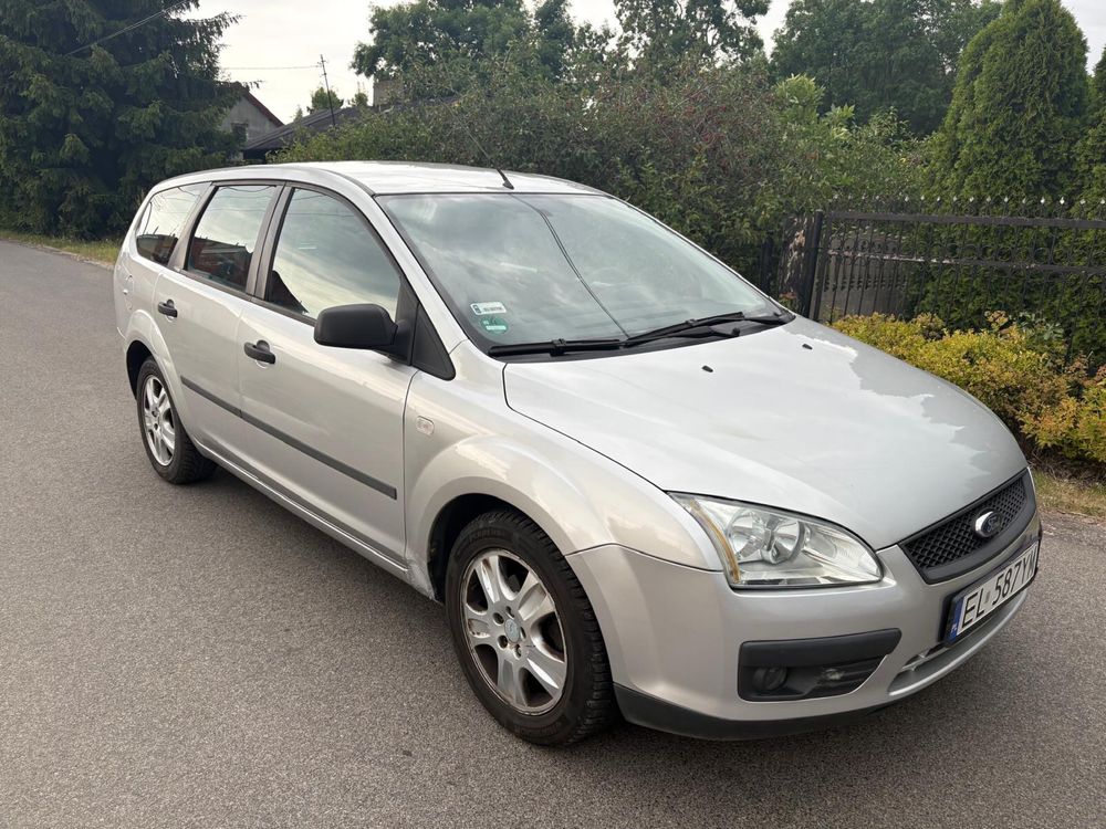 Ford Focus_2005r_1.8 benzyna_Hak_Kombi