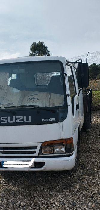 Isuzu NKR 7 lugares