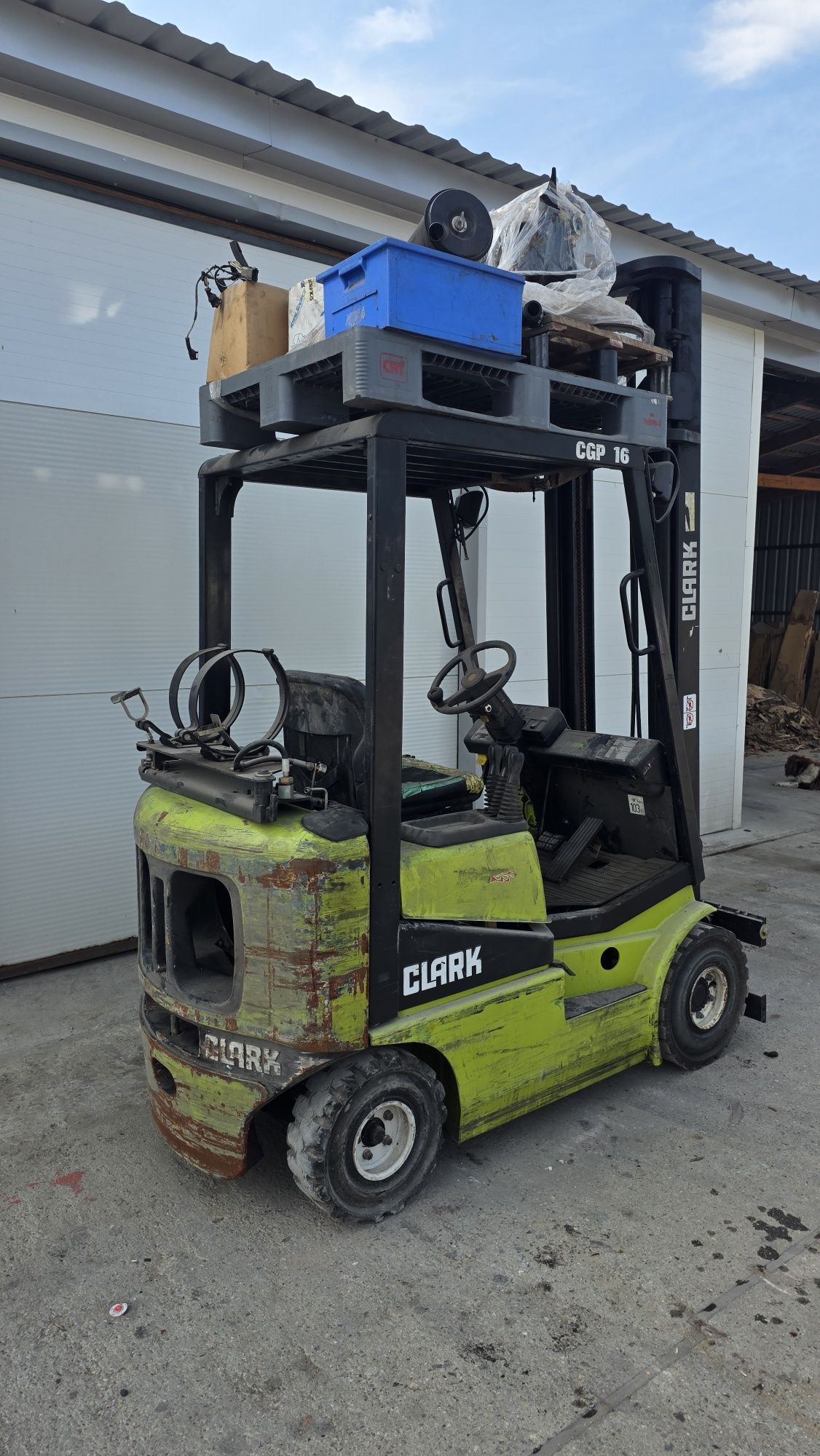 Wózek widłowy CLARK CGP 16 gazowka vw