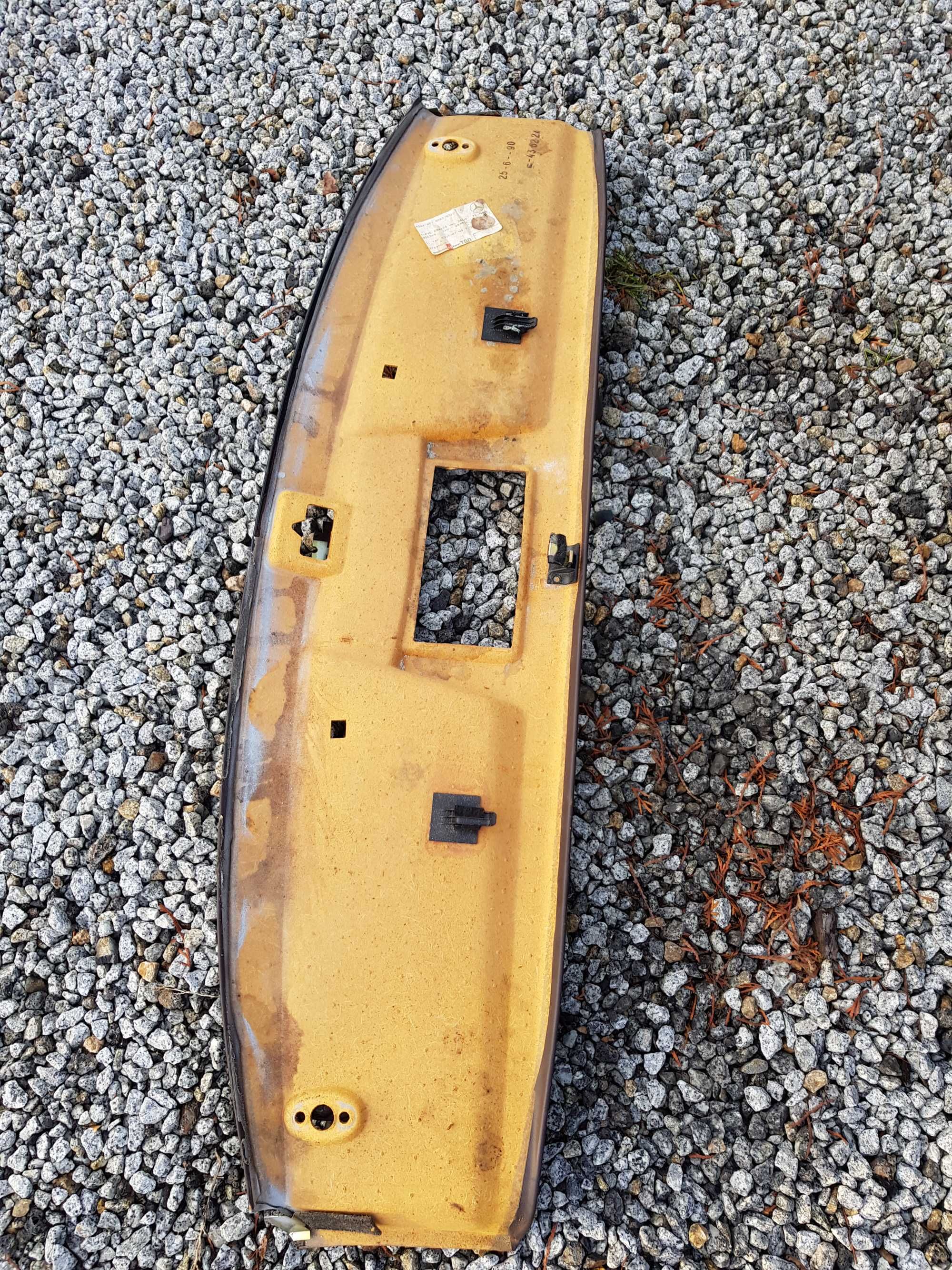 Panel  podsufitka mercedes W124 sedan kombi brąz