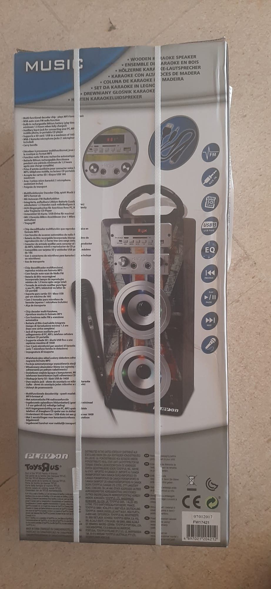 Sistema de karoke com um microfone ToysRus