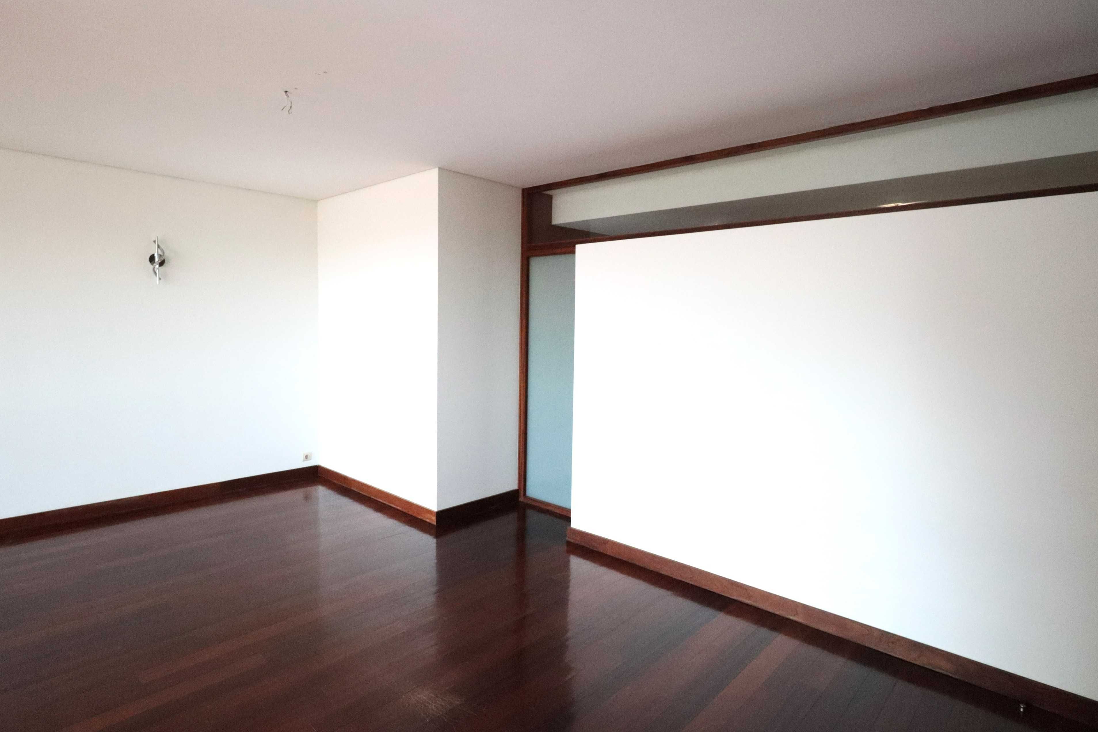 Apartamento T3 no Edifício Talvai