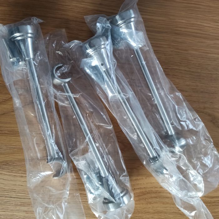 4 wsporniki pojedyncze stal inox