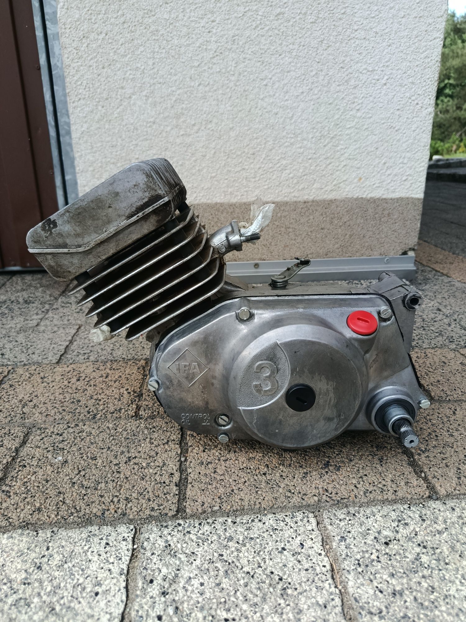 Sprzedam silnik Simson S51 w Bdb stanie 
Po wymianie zimeringów 
50cc