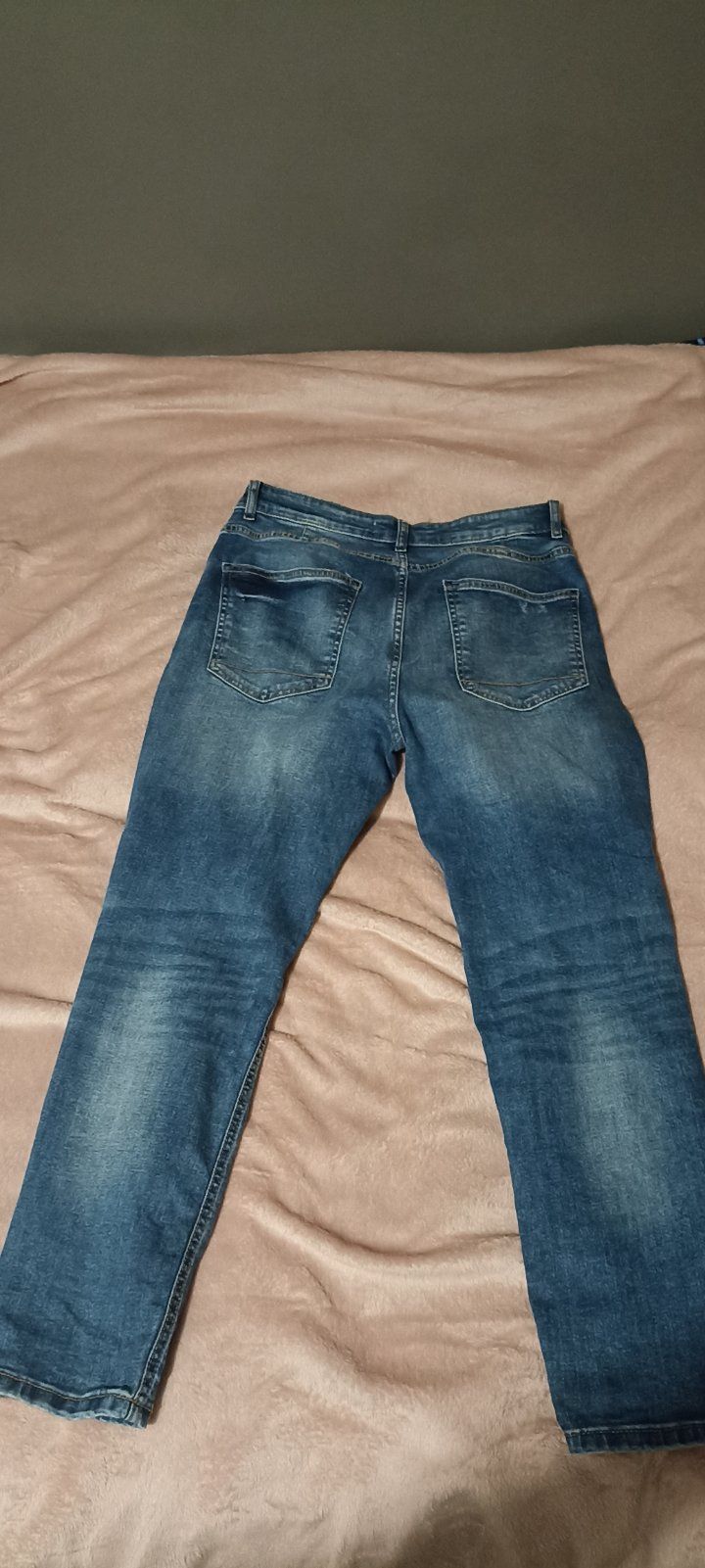 Sprzedam Spodnie jeansowe