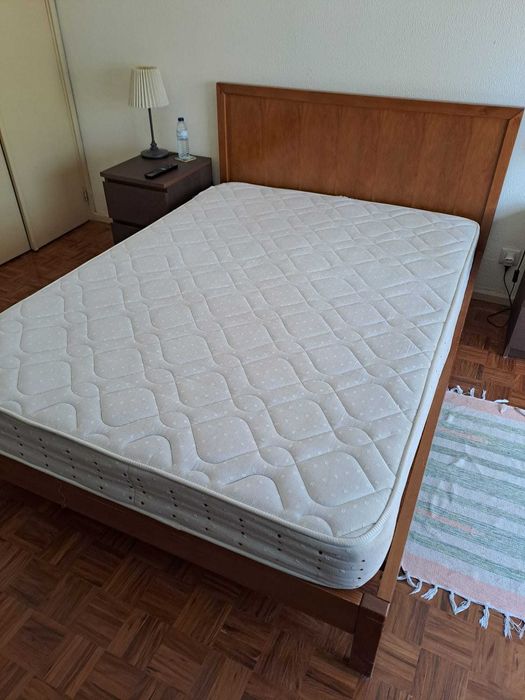 Cama casal + colchão + estrado