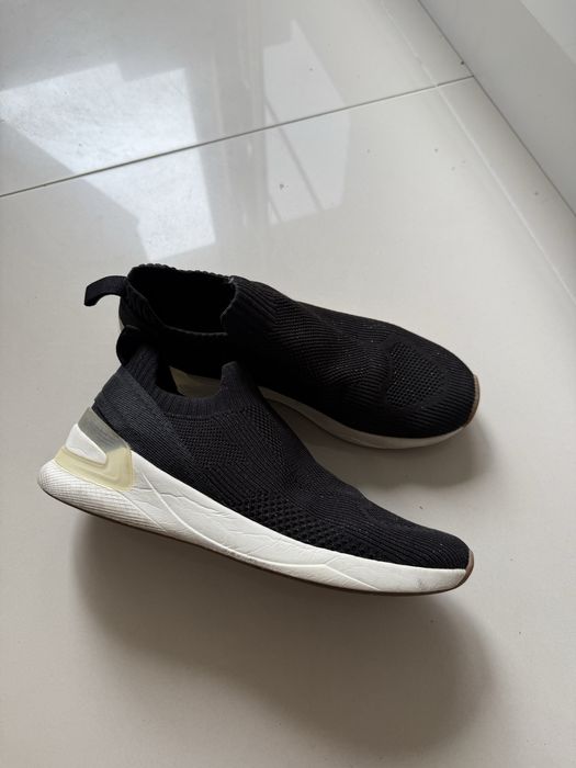 Buty sportowe OYSHO adidasy czarne elastyczne rozmiar 40