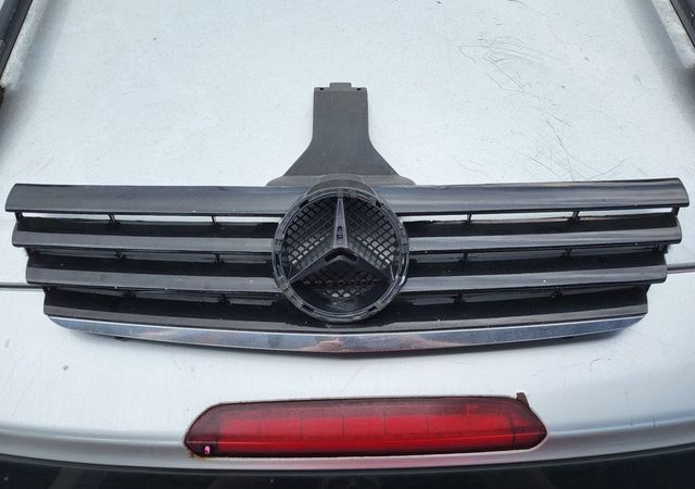 MERCEDES W203 COUPE Atrapa Grill