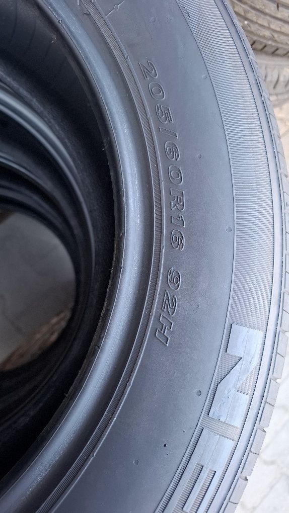 Opony205/60/16 Nexen Nfera Su1