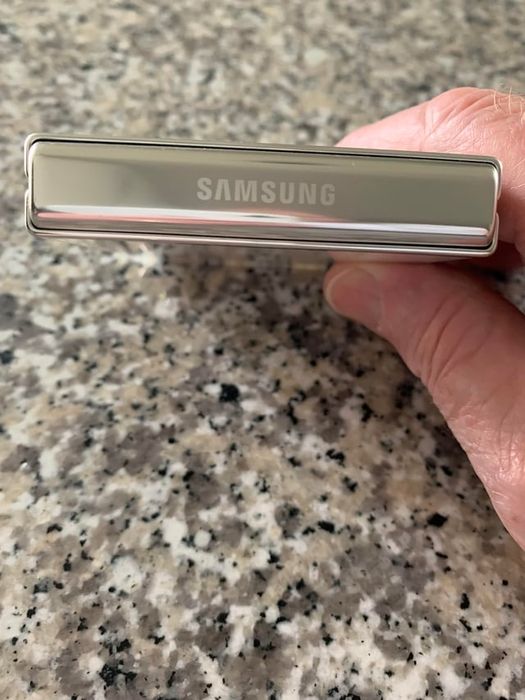 Samsung Galaxy Flip 5