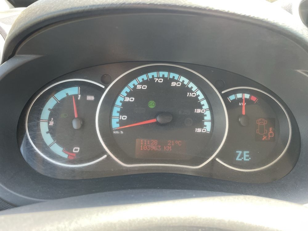 Renault kangoo 33 kWh 230 km zasiegu klima fv 23%