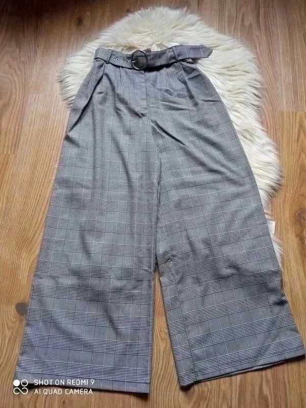 Spodnie z wysokim stanem , w kratę,paper bag BERSHKA