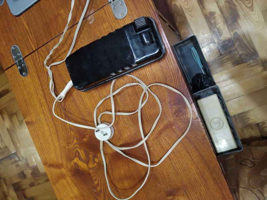 Машинка швейная Подольск 142 б/у