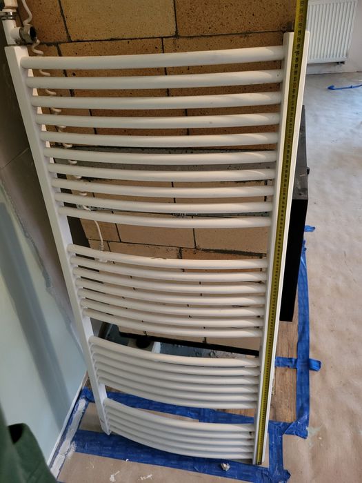 Grzejnik łazienkowy, kaloryfer z grzałką