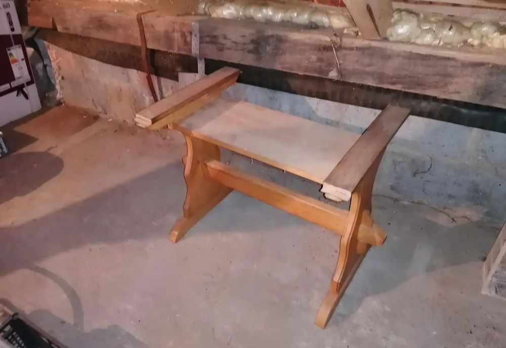 Stół dębowy z krzeslami