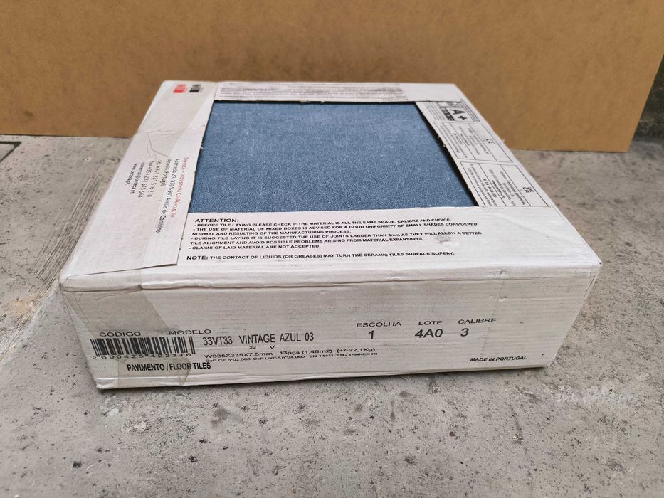 Mosaico azul da Certeca para pavimento