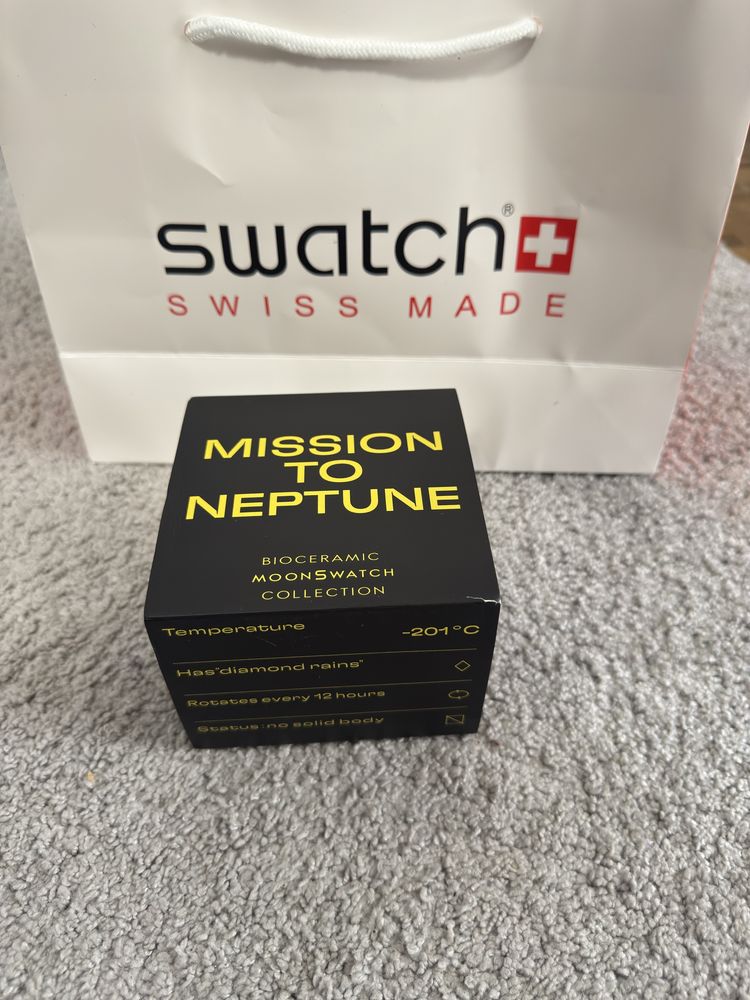 OMEGA x Swatch: MoonSwatch Mission to Earthphase