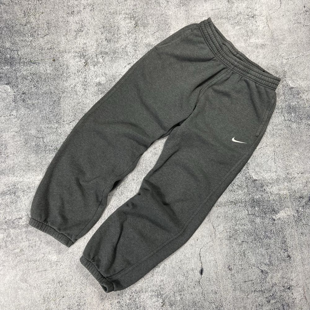 Оригінальні чоловічі штани Nike вільного крою розмір М