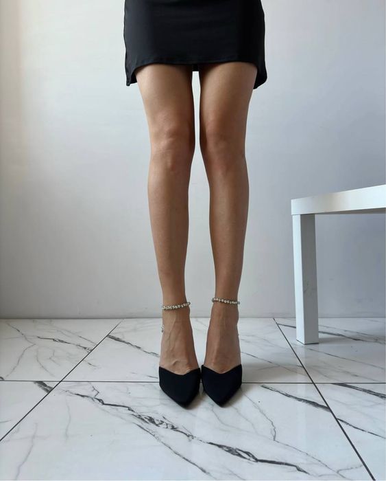 Сатинові туфлі Jimmy Choo з сяючою застібкою