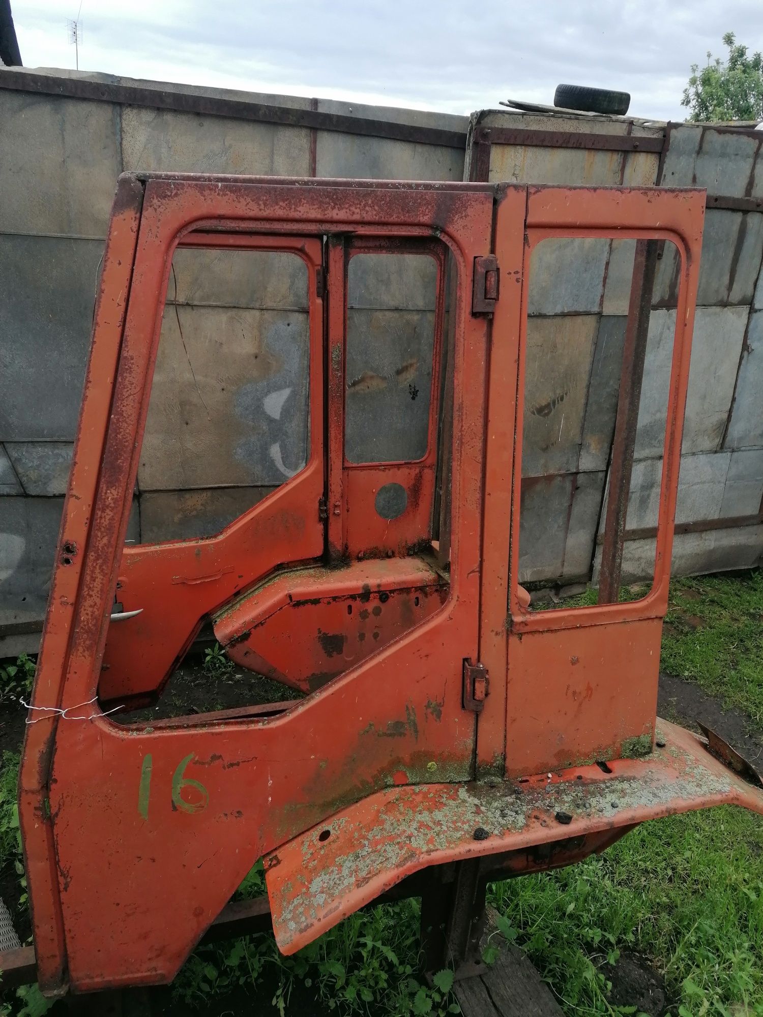 Кабіна трактора Т-16