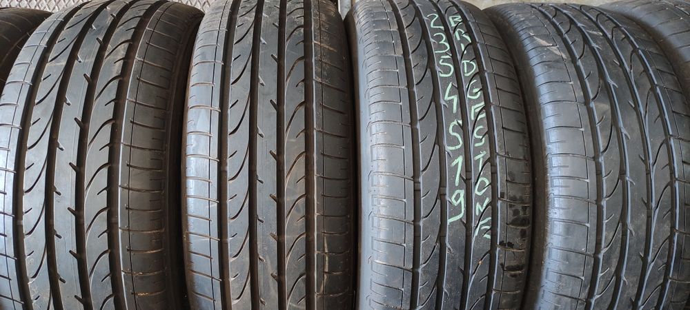 Pneus 235/45/19 semi novos