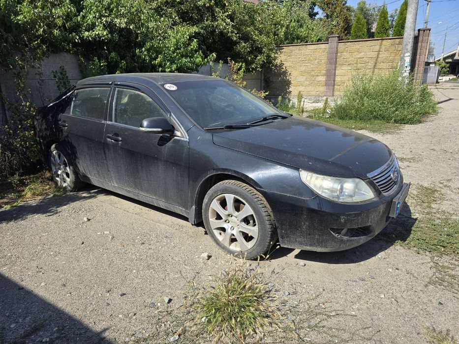 Продам машину BYD f6  под ремонт или на разборку