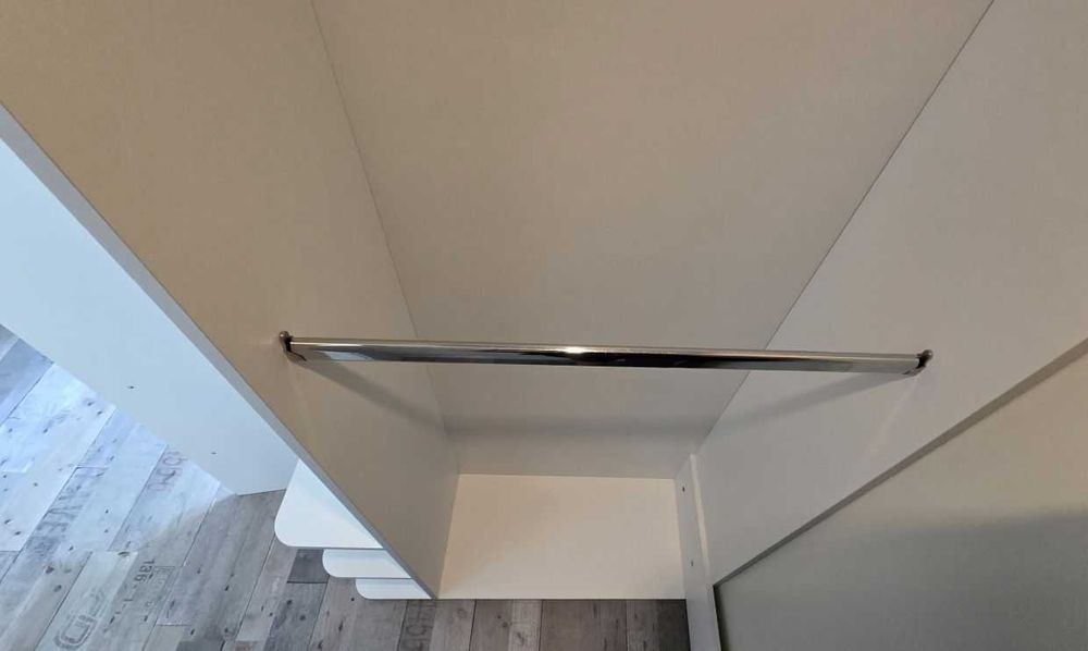 Zestaw mebli młodzieżowych, garderoba, biurko, komoda, szafka, komplet