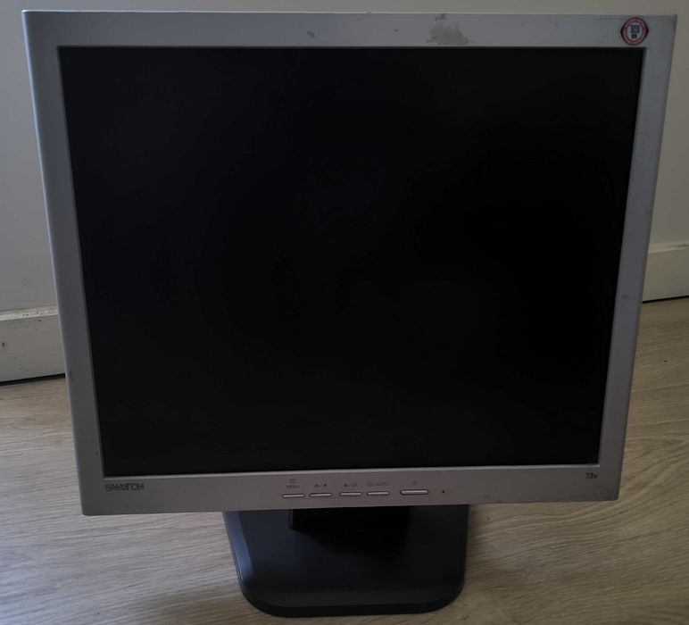 Monitor SAMTRON 73v