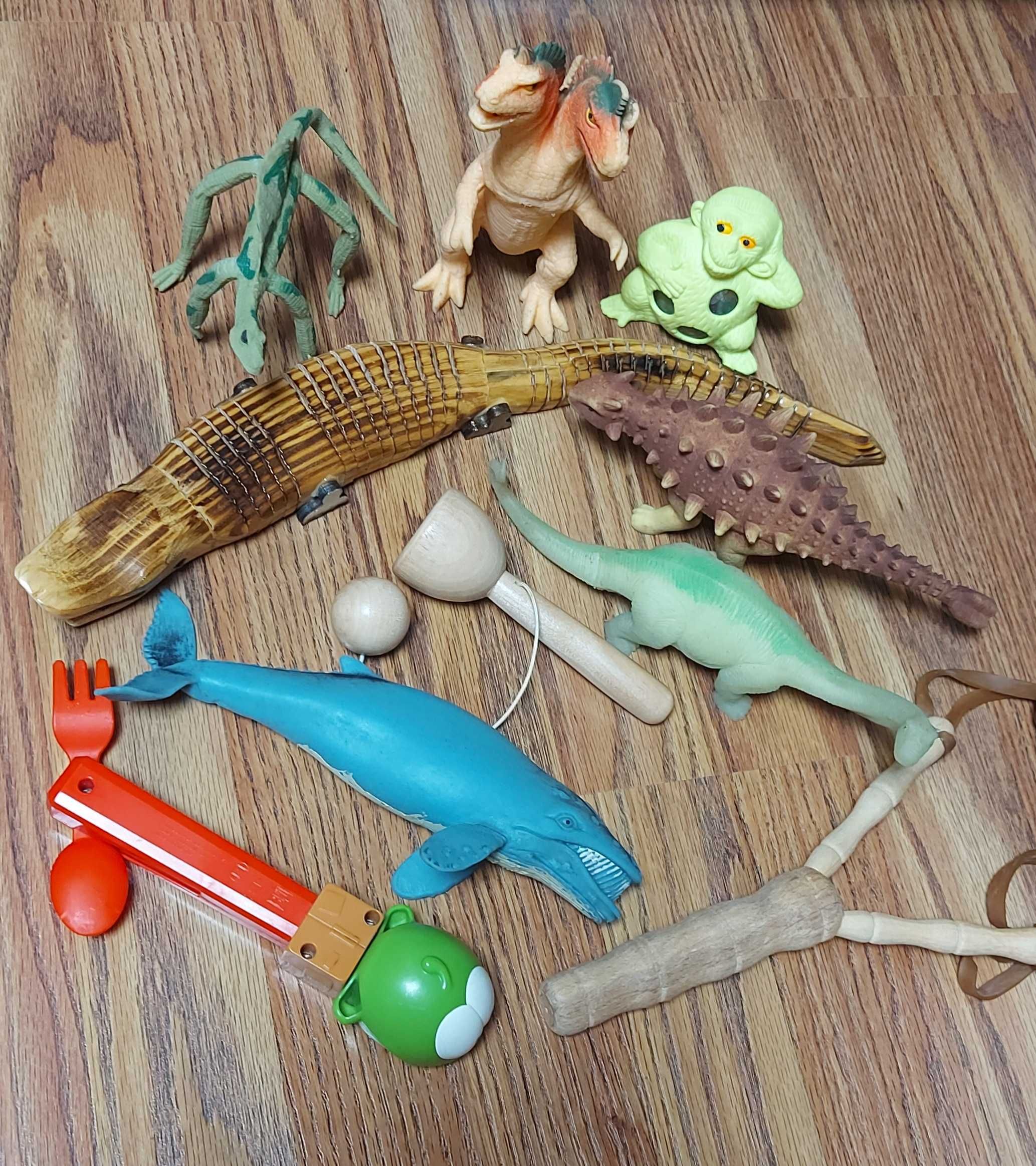 Різні іграшки для дітей, різні ціни