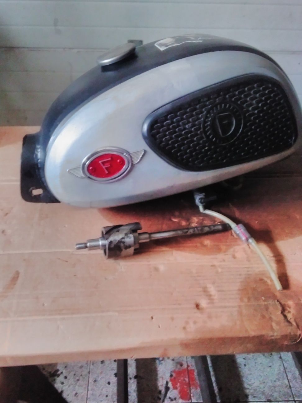Depósito de Famel GT 25