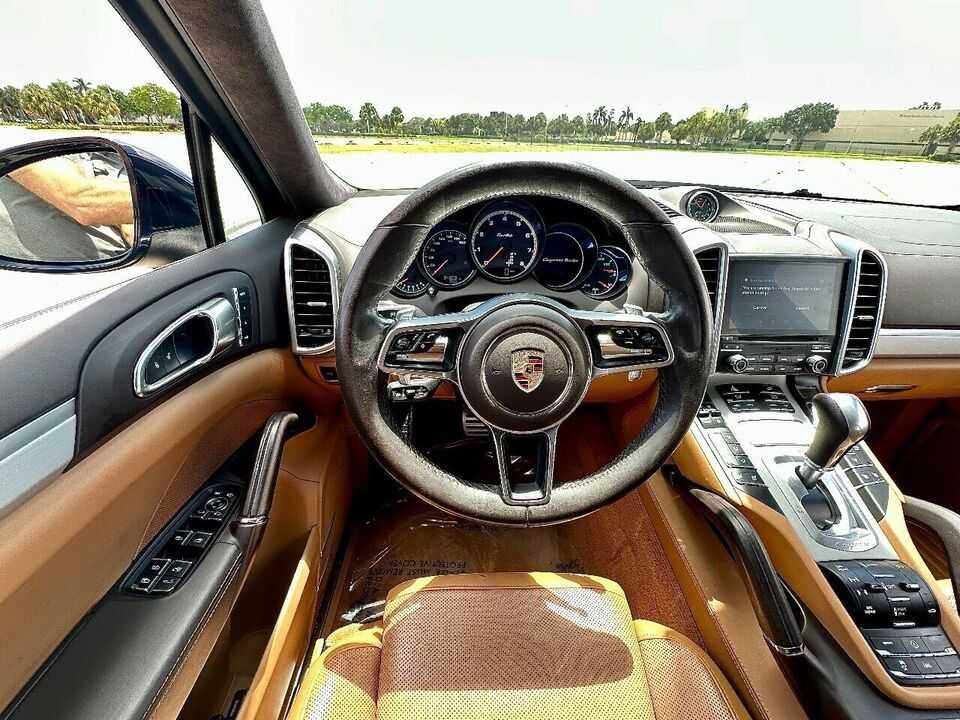 2017 Porsche Cayenne Turbo