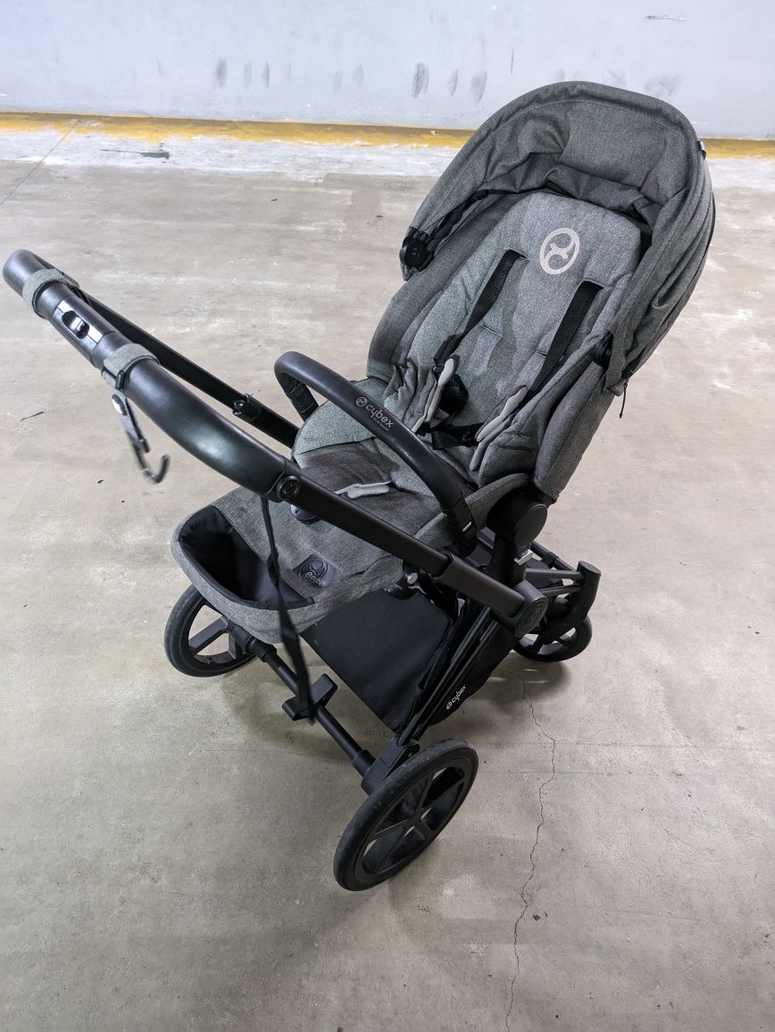 Carrinho Cybex Priam Platinum+ babycok Cloud Q plus