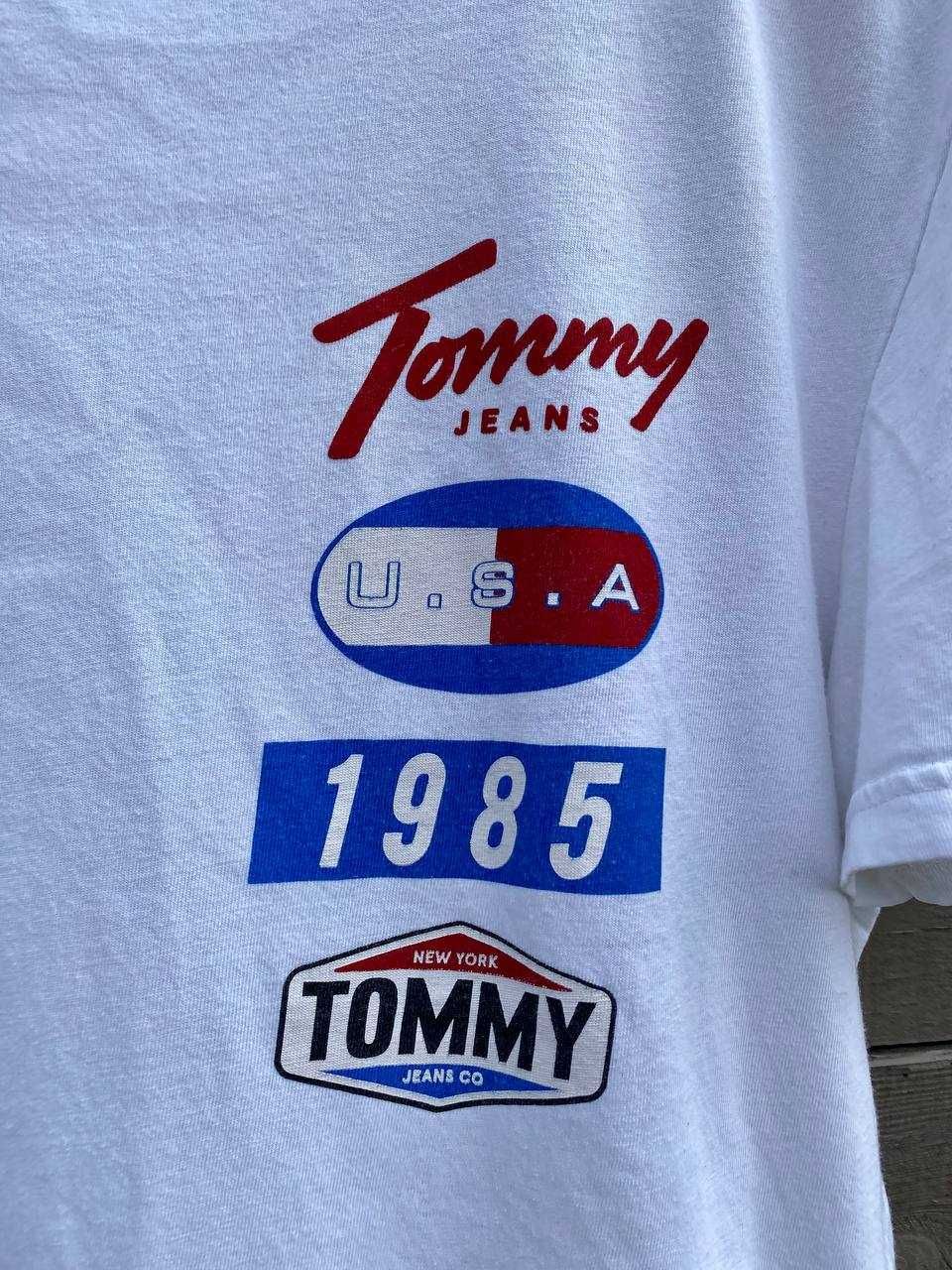 Біла футболка з лого Tommy Jeans