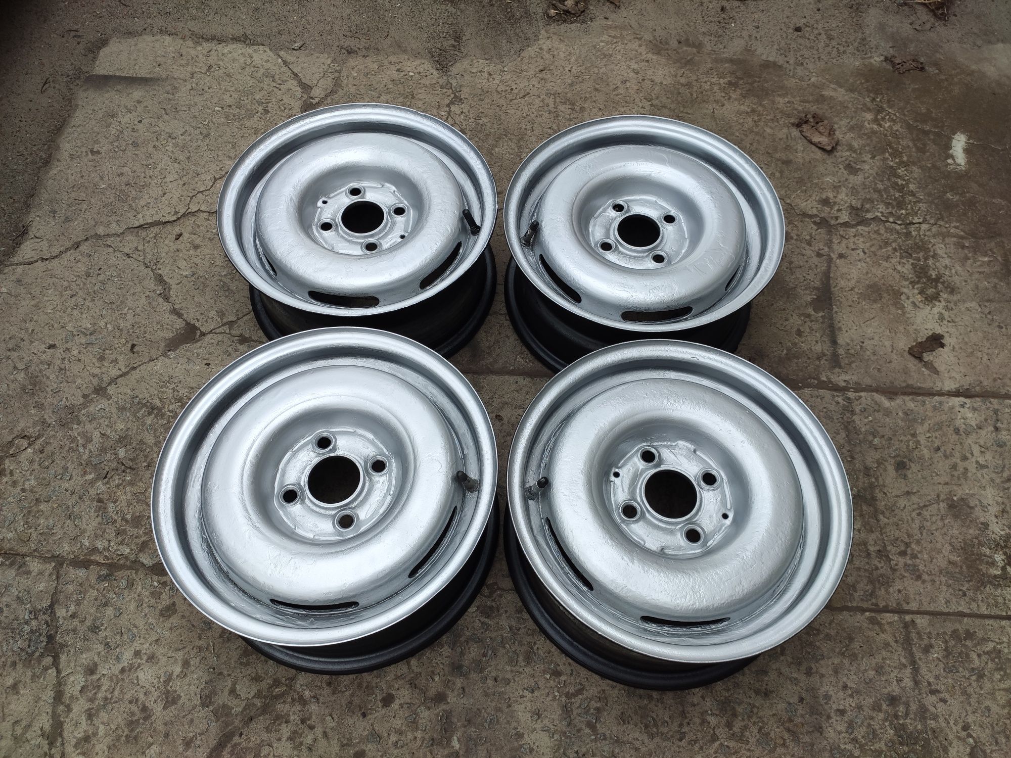 Диски r13 4x100 ET-38 на Volkswagen/Daewoo/Chevrolet/Chery/Geely/Skoda