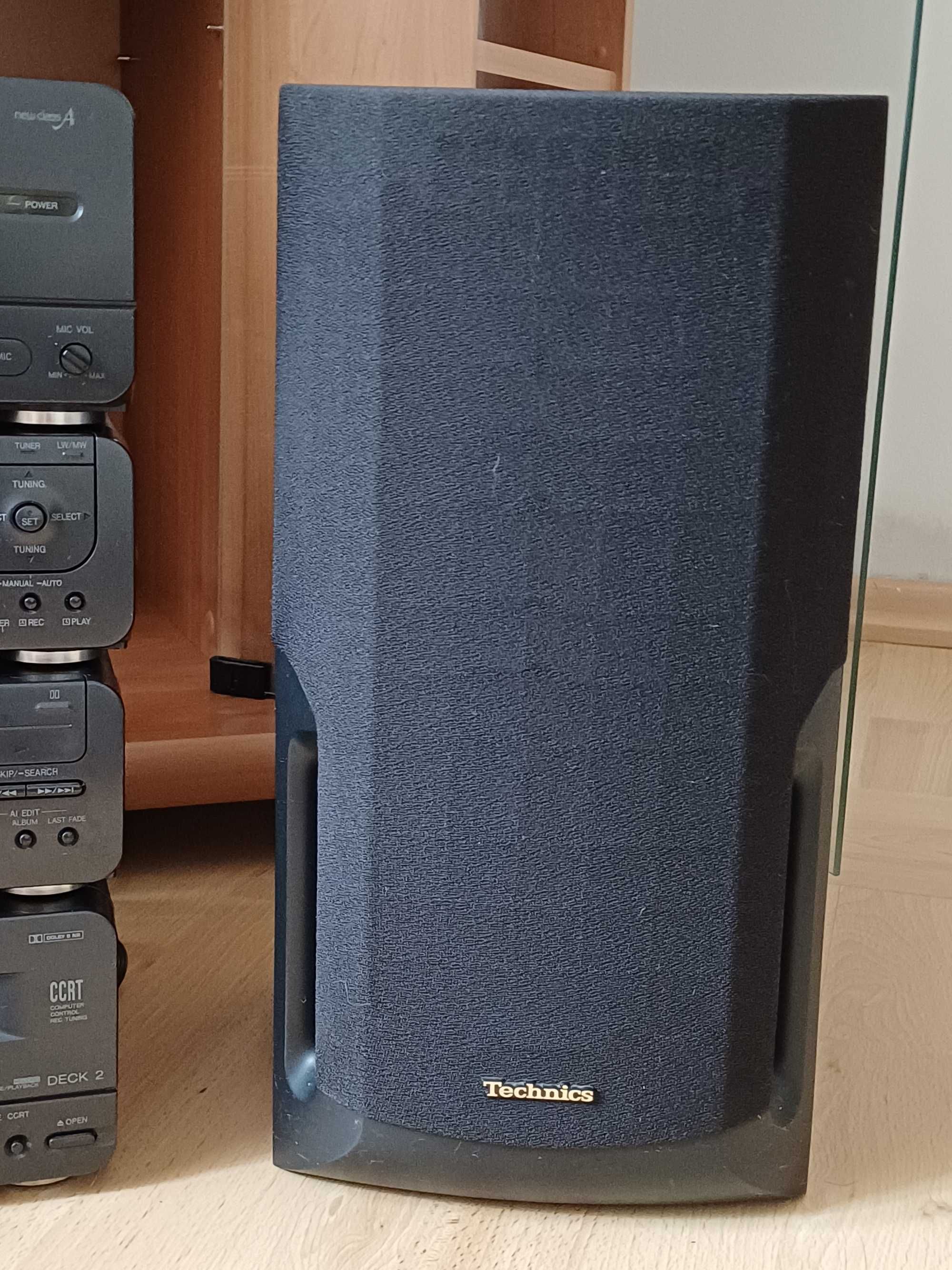 Sprzedam wieżę Technics SE-CH510 – 4 elementy + 2 głośniki + pilot